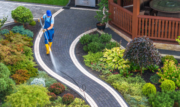 Best Deck Cleaning Services  in Derry, PA